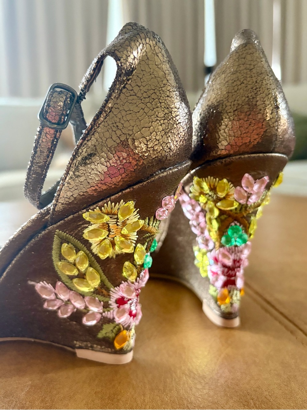 Vintage Arleen C Metallic Bronze Floral Embellished Wedge Sandals Size 6
